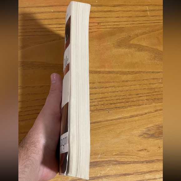 Never Let Me Go - Kazuo Ishiguro (USED) - Picture 3 of 3